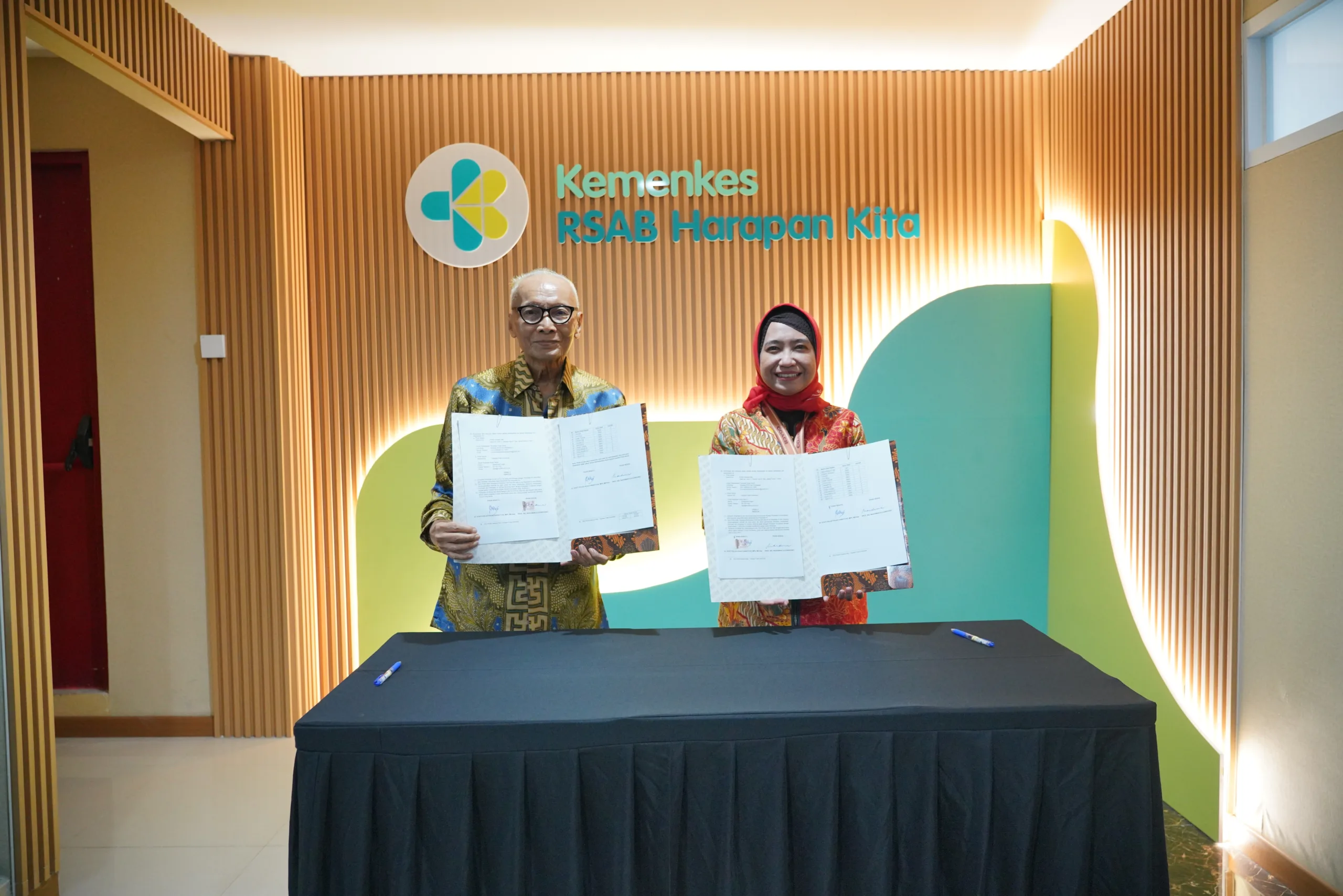 PENANDATANGANAN PERJANJIAN KERJASAMA RSAB HARAPAN KITA DAN YAYASAN PUTERI INDONESIA